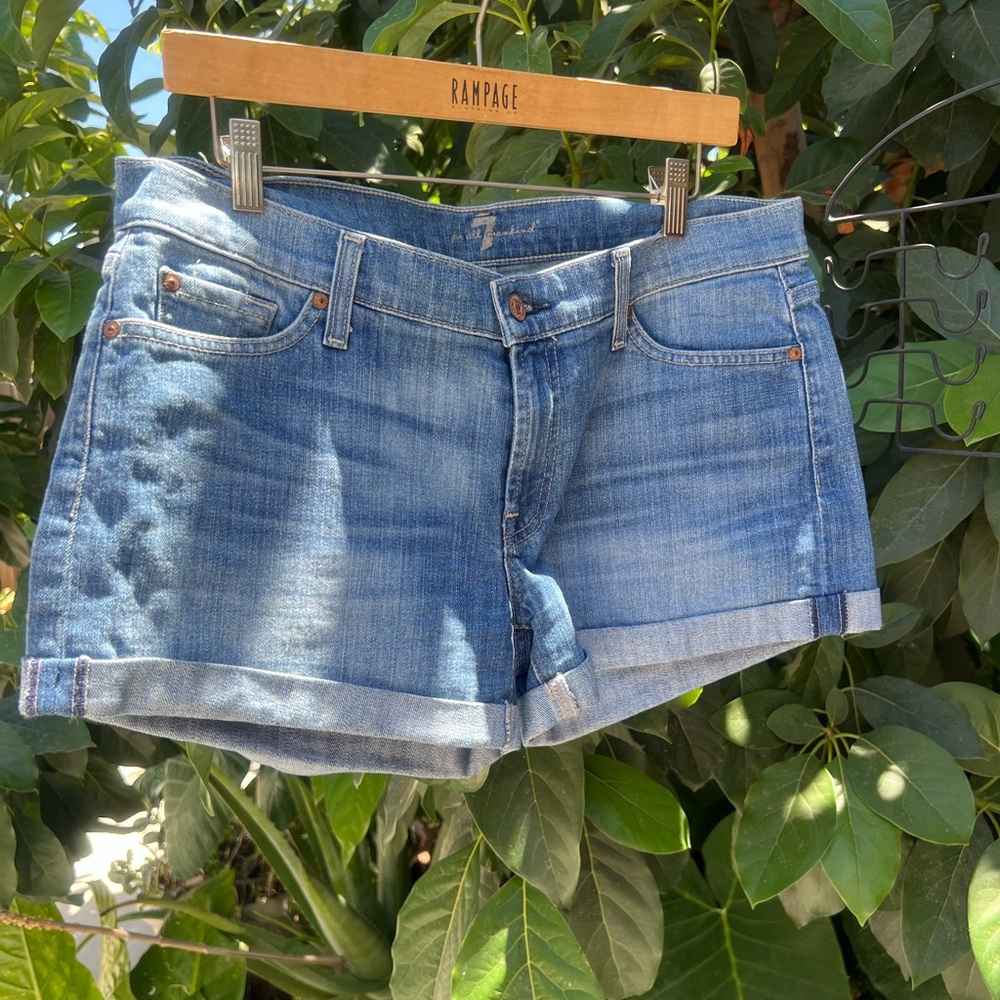 7 for all mankind light wash shorts